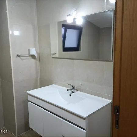 Moradia Empresas Do Areias Village فالي دي كامبرا